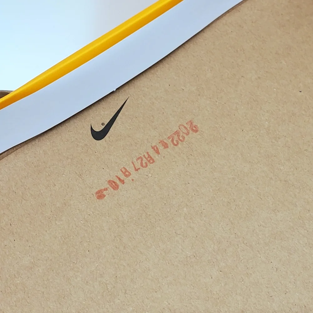 Air Jordan Retro 1 High - Picture 11 of 12